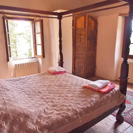 Vila Sleeps 8 Pool Wifi *
